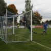 Heiß umkämpft war das Kreisliga-Derby zwischen dem FC Königsbrunn und Langerringen. Beide wollen nun am Wochenende punkten. 	