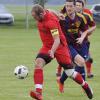 Utting (vorne) auf dem Weg an die Tabellenspitze: Der 1:0-Sieg in Erpfting bringt das Ammersee-Team in der A7 ganz nach oben. 	