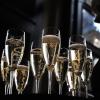 Auch Champagner, Sekt und Prosecco sind kleine Sünden: Sie haben jeweils 83, 80 und 76 Kalorien pro Glas (100 ml).