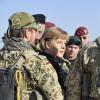 Angela Merkel 2010 beim Besuch in Afghanistan stationierter Soldaten.