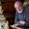Der Organist Wolfgang Kärner spielt seit fünf Jahrzehnten in der evangelischen Ulrichskirche.  	