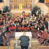 Das Jugendblasorchester Lützelburg mit seinem Dirigenten Ulrich Fischer gestaltete ein geistliches Adventskonzert mit ausgewählten Texten im Altarraum der Kirche St. Georg in Lützelburg. 