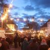 Eine stimmungsvolle Aufnahme vom Weihnachtsmarkt im Affinger Schlosshof. 
