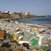 Einer Studie der Ellen-MacArthur-Stiftung zufolge landen jährlich mindestens acht Millionen Tonnen Plastik in den Ozeanen.