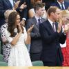 Das königliche Traumpaar applaudiert im Juli bei Wimbledon. War der Nachwuchs zu der Zeit etwa schon unterwegs? 