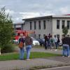 Eine lange Schlange hatte sich vor dem Untermaxfelder Feuerwehrhaus gebildet, wo am Sonntag eine Sonderimpfaktion stattfand. 