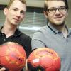Weißenhorner Handball-Enthusiasten: Florian Buchmüller (links) und Lukas Krebs.  	