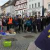 Für ein geeintes Europa mit all seinen Vorzügen setzt sich die Bürgerbewegung „Pulse of Europe“ ein. Die erste Kundgebung in Günzburg hat am Ostersonntag auf dem Marktplatz stattgefunden.