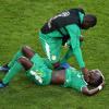Am Boden: Nur wegen der Fair-Play-Wertung scheidet der Senegal (auf dem Rasen Idrissa Gana) aus dem WM-Turnier aus.
