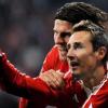 Duell im Bayern-Sturm: Klose vor Gomez