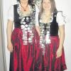 Frauenpower in Schöneberg: Elisabeth Hampp (links) und Lisa Suiter heißen die neuen Schützenköniginnen. 