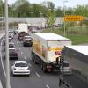 Der Verkehr an der B17-Baustelle wird neu geregelt, aber die Staus bleiben den Autofahrern erstmal erhalten.