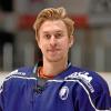 Jonas Schwarzfischer hat in Landsberg das Eishockey spielen gelernt und geht nun in seine dritte Saison im Seniorenbereich. 