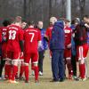 Trainer Sven Kresin (blaue Jacke, vorne) konnte ein positives Fazit ziehen: Mit 3:0 setzte sich sein Team gegen Gersthofen durch.