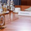 Auf dem Kabinettstisch steht noch immer Adenauers Uhr. Wer aber sitzt künftig an diesem Tisch?