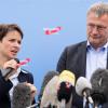 Frauke Petry und Jörg Meuthen, Sprecher des AfD-Bundesvorstands, gelten als zerstritten. Am Parteikonvent wollen sie ihre Streitigkeiten jedoch beilegen.