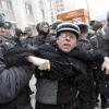 Proteste nach der ersten Sitzung der neu gewählten Duma in Moskau.