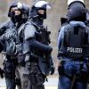 Ein Sondereinsatzkommando (SEK) nahm in Aindling einen 34-Jährigen fest, der Familieangehörige bedroht haben soll. Unterstützt wurde der Einsatz von einer Verhandlungsgruppe der Polizei.