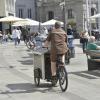 Kommt der Paketbote künftig mit dem Lastenrad? Die Stadt Augsburg will ein Pilotprojekt starten, um die Innenstadt vom Verkehr zu entlasten.