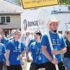 Gute Stimmung beim Einzug der Mannschaft von Buttenwiesen, angeführt von Andreas Haas. Fotos: Sofia Kurek