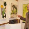 Peter Kastner, Vorsitzender der Donauwörther Kunstfreunde freut sich über die aktuelle Ausstellung im Färbertörl. 	 	