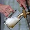 "O´zapft is" ist zurzeit nicht. Große Brauereien müssen wegen abgesagter Feste teilweise ihr Bier sogar wegen des Mindesthaltbarkeitsdatums wegschütten. Heimischen Brauereien im Augsburger Land bleibt dieser Schritt erspart. 