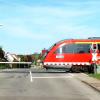 Sind die Halbschranken am Bahnübergang Schrankenweg sicher genug? Die Bahn sagt ja, Eltern aus dem Baugebiet Vöhringen Ost III sagen nein. Die Stadt hält Vollschranken für sicherer.