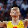 Der Chinese Dong Dong wurde seiner Favoritenrolle eindrucksvoll gerecht. Mit 62,990 Punkten holte er das zweite Trampolin-Gold für Chinas Männer in der Olympia-Geschichte. 
