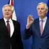 Michel Barnier (r), Beauftragter der EU-Kommission für den Brexit, und David Davis, Brexit-Minister von Großbritannien, kommen in Brüssel zusammen.