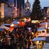 Lichterglanz und Budenzauber gibt es in Günzburg nicht nur beim Nikolausmarkt – kommende Woche wird es auch bei der Altstadtweihnacht im Dossenbergerhof adventlich. 	 	