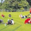 Wie ein Fußball-Ballett: Seit Freitag bereiten sich die Fußballer vom TSV Landsberg auf die neue Saison vor. Unser Foto zeigt eine der Aufwärmübungen. 