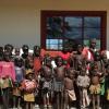 Die von den Mitarbeitern des Landratsamts in Donauwörth finanzierte Schule in Namibia ist bereits fertig. Foto: Stiftung Fly&Help