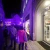Am Freitagabend war die Augsburger Innenstadt beleuchtet. Wegen der Light Nights gab es eine lange Einkaufsnacht, deren Bilanz im Handel gemischt ausfällt.  