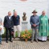 Zu Ehren von Anton Trauner wurde in Wertingen eine Büste neben der Stadtpfarrkirche aufgestellt. 