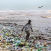 Jedes Jahr landen Tonnen an Plastikmüll in den Ozeanen. Die EU will mit gutem Beispiel voran gehen und Einweg-Plastikprodukte wie Plastikbesteck und -strohhalme abschaffen.