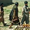Taliban-Kämpfer in Afghanistan: Während die Gewalt dort andauert, hat die Internationale Gemeinschaft weitere Finanzspritzen zugesagt.