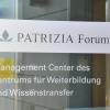 „Patrizia Forum“ heißt ein Gebäudeteil auf dem Unicampus.