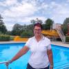 Bianka Scherle ist seit drei Jahren Bademeisterin im Freibad Ichenhausen. Sie liebt die Einrichtung, da es familiär zugeht. 