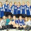 Das erfolgreiche Mädchenteam des FSV Reimlingen, das bei der Hallenkreismeisterschaft den zweiten Platz belegte.  