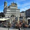 Der Rathausplatz ist ein Anziehungspunkt für Augsburger und Touristen.