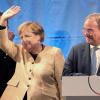 Bei ihrem Auftritt in Stralsund: Angela Merkel und Armin Laschet.