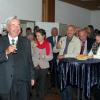 Auf den 80. Geburtstag von Pfarrer Hans Schneider ist am Wochenende im Geltendorfer Pfarrzentrum angestoßen worden. 