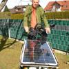 Der 57-jährige Raimund Kraus aus Ziemetshausen hat auf seinem Fahrrad eine Fotovoltaikanlage installiert. 