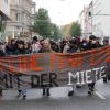 "Keine Profite mit der Miete" forderten Demonstrierende in Augsburg.
