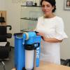 Mit dem Unternehmen Schneider Kunststofftechnik Schneider hat Chefin Drita Schneider den kleinen Wasserfilter Ujeta entwickelt. 