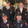 Ehrung bei der Feuerwehr Zusamzell: (vorn von links) Erwin Schuster, Gerhard Tilp, Erwin Glenk und Konrad Kanefzky, (hinten von links) Wolfgang Langer, Ehrenfeuerwehrmann Wilhelm Gütter, Wolfgang Kanefsky, Zweiter Bürgermeister Klaus Kaifer, Kreisbrandrat Martin Metzger und Kreisbrandinspektor Georg Lipp. 