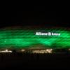 Die Münchner Allianz Arena erstrahlte am Montagabend komplett in Grün. 