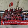 Teilnehmer der Kinderfahrt des Bayern-Fanklubs Red-White Glammhogga versammelten sich vor der Abfahrt nach München auf der Tribüne der Selgros-Arena Gersthofen. 	