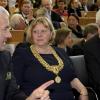 Gründungsfestakt der Medizinischen Fakultät der Universität Augsburg, im Jurahörsaal der Uni mit (von links) Dr. Ludwig Spaenle, Prof. Dr. Sabine Doering-Manteuffel und Ministerpräsident Horst Seehofer. 