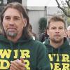 Martin Schmidt (hier mit Daniel Baier) will in Wolfsburg den Aufwärtstrend fortführen. 